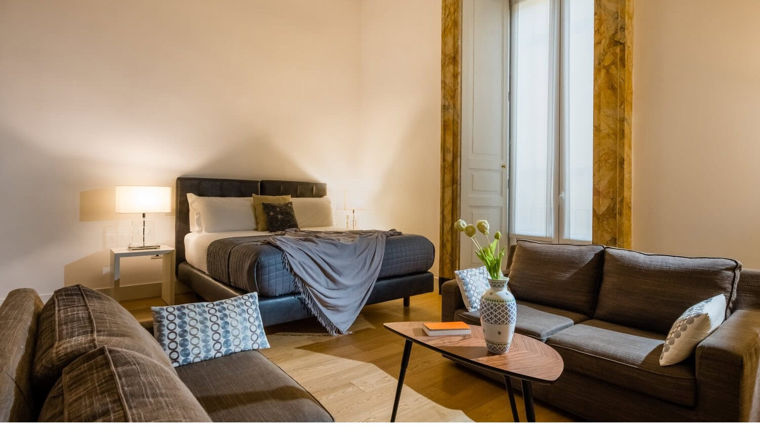 Habitación elegante en Santa Chiara Boutique Hotel en Nápoles, Italia 